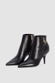 Ankle boots with thin heel