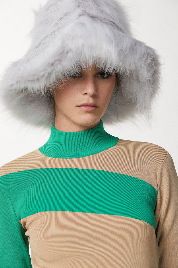 Over Volume Fur Hat