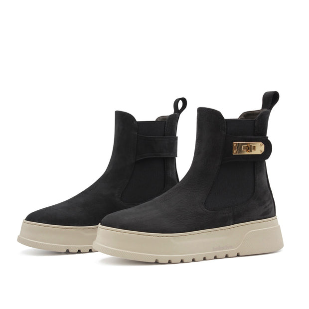 Noemi Boots