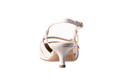 Donna in Ivory