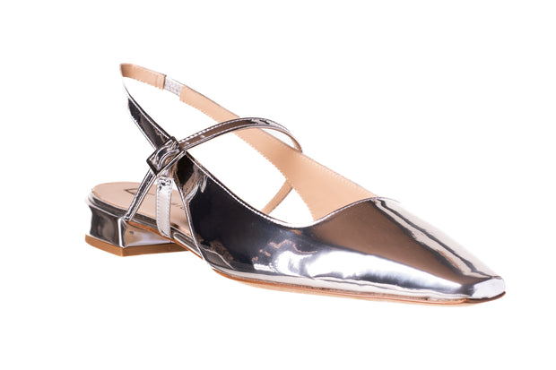Donna in Silver