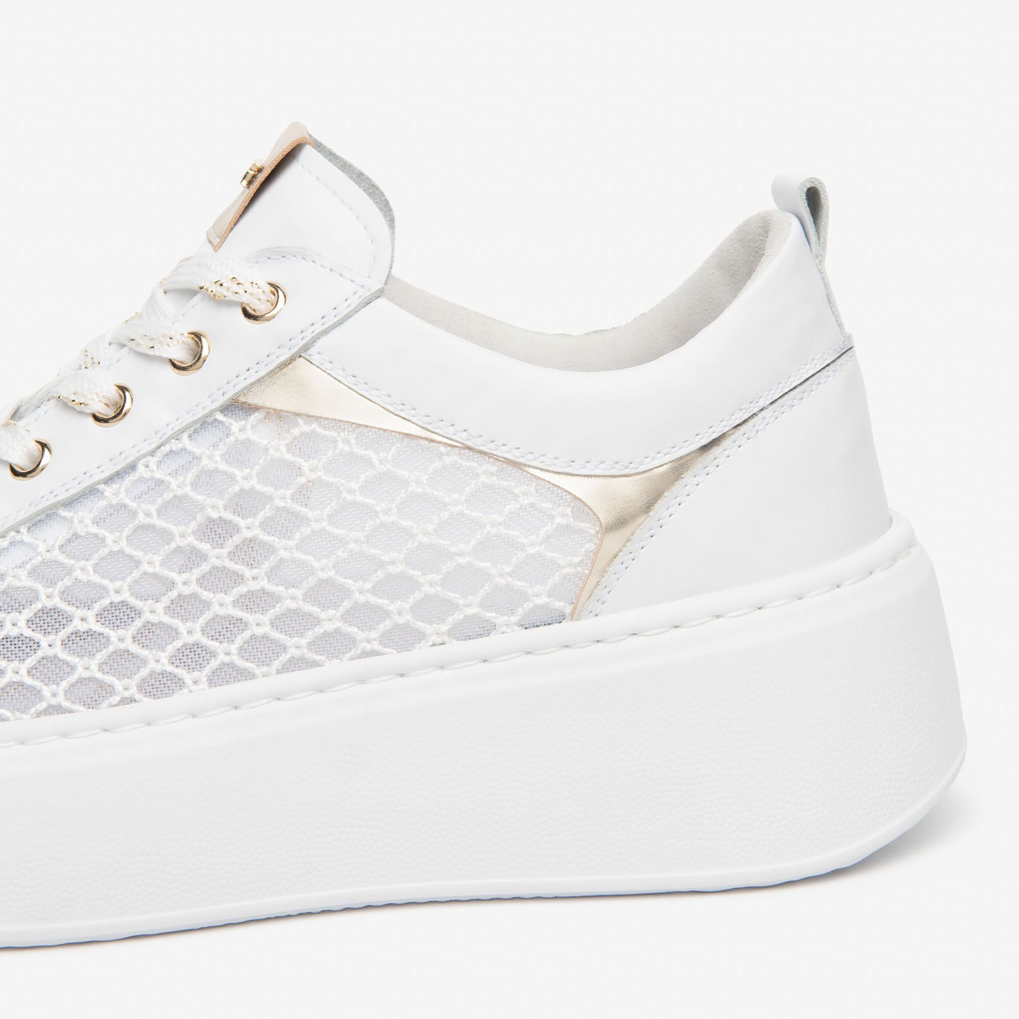Cipria Sneakers in Bianca
