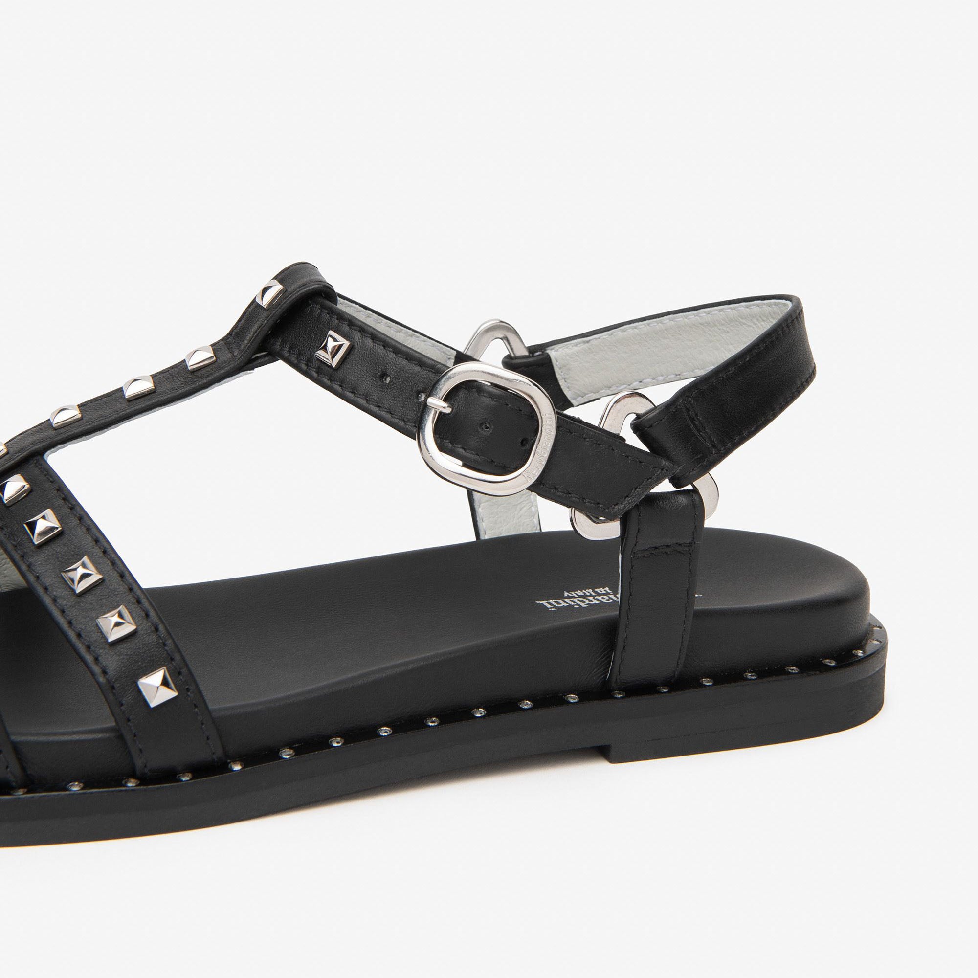 Nerina Sandals in Black