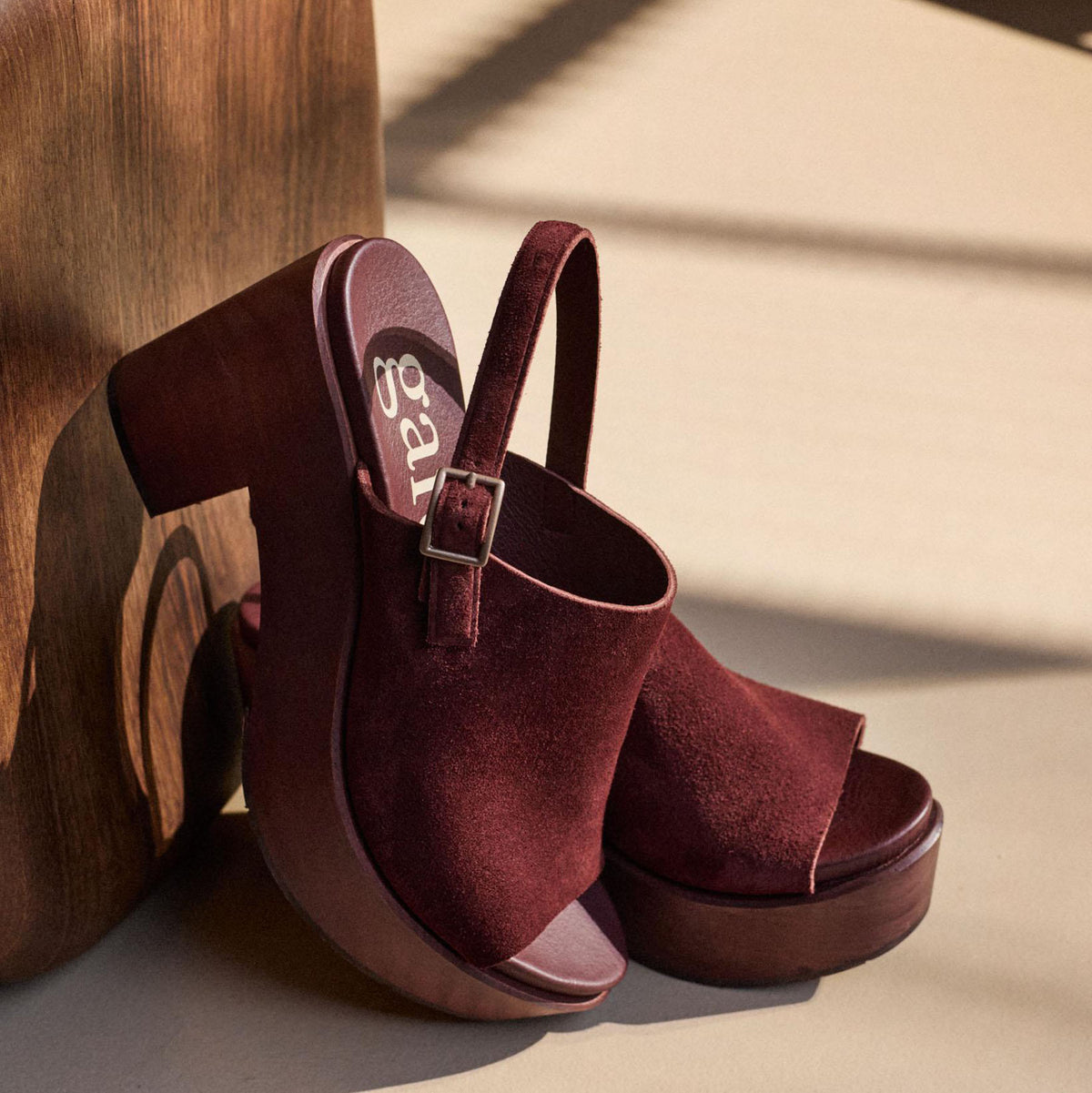 Daura Sandals