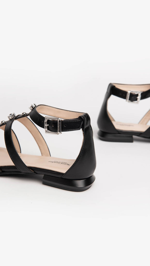 Women’s leather elegant sandals
