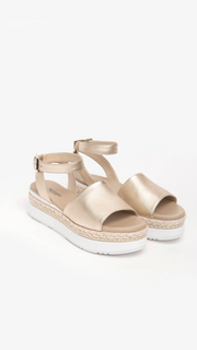 Women’s leather sandals